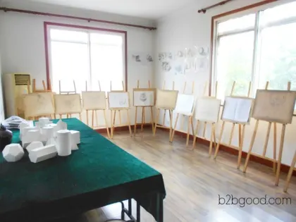 Are there many schools in Qingdao that teach graphic design? Computer-based online small class teaching with job placement guarantee.