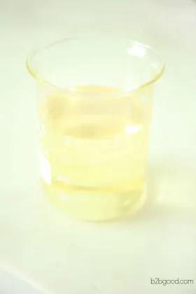 Factory Direct Sales Vegetable Oil Acids Oleic Acid Stearic Acid Manufacturer