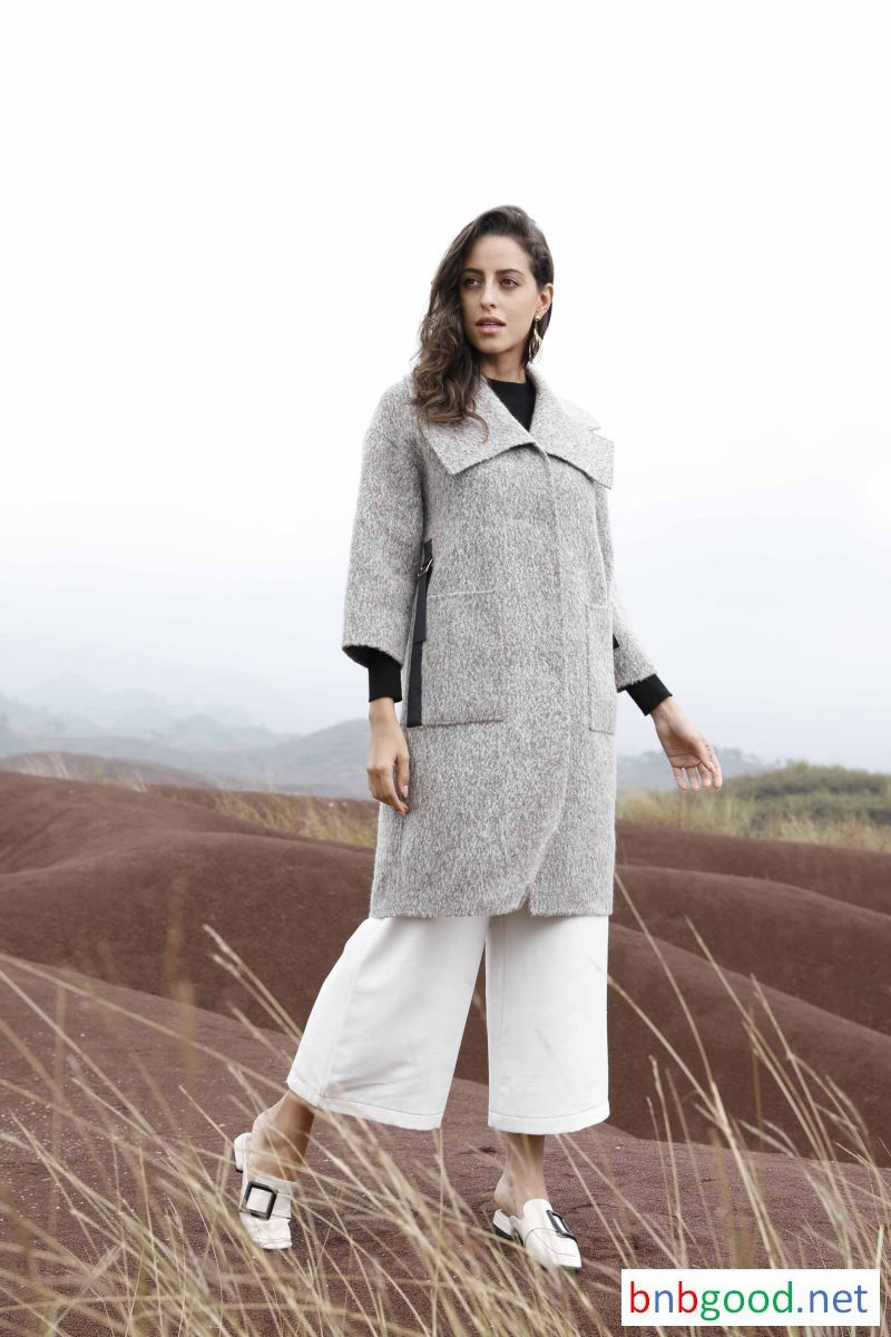 Women's coat, square collar, square pocket, half long sleeves