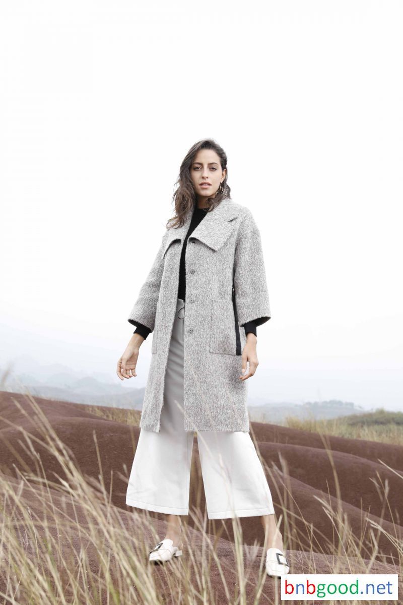Women's coat, square collar, square pocket, half long sleeves
