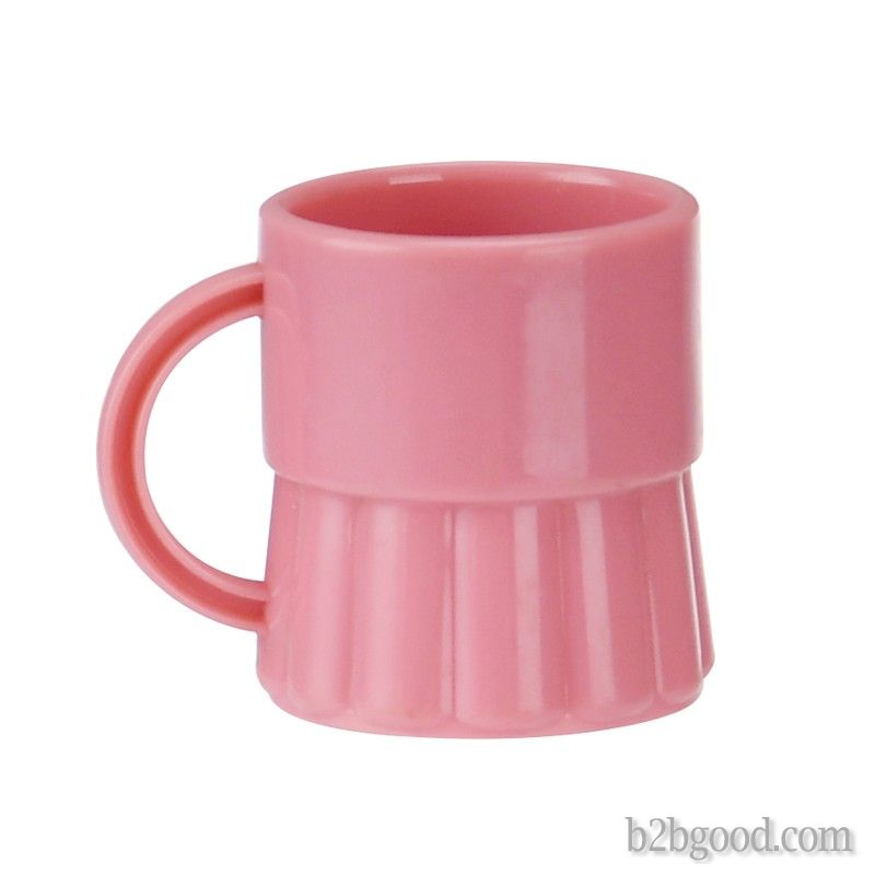1 ounce food grade plastic mugs with handles in a white wine mug