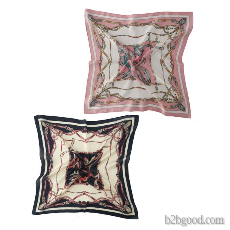 Janaive square, small square is to match the appropriate dress to show the elegance