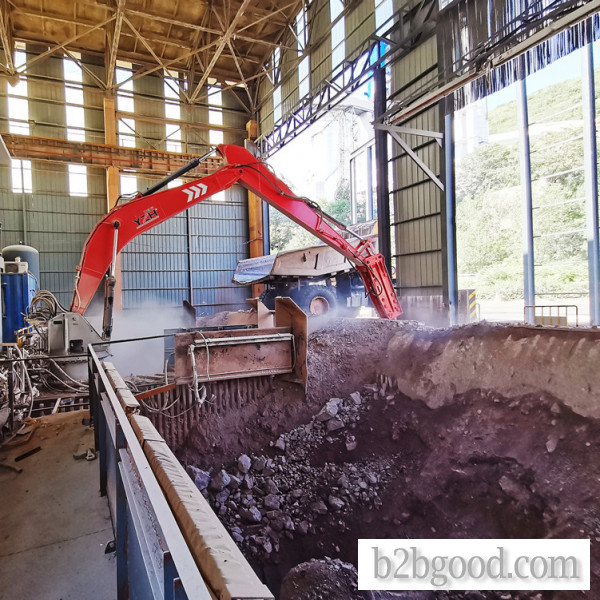 Fixed Hydraulic Crushing Station Clearing Blockage at Feed Opening of Gyratory Crusher
