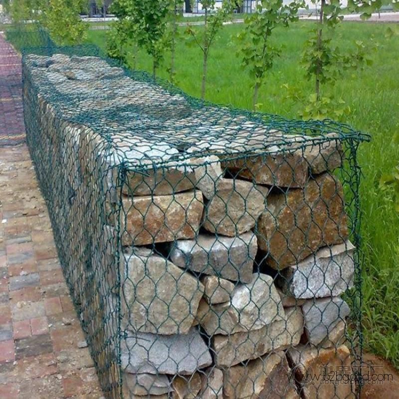 Шестиугольная стальная клетка